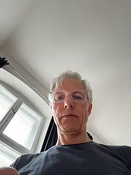 SexyLeon8 online show from 04/13/26, 09:35