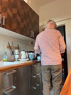 SexyLeon8 online show from 11/21/25, 08:46