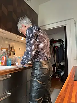 SexyLeon8 online show from 04/20/26, 08:06