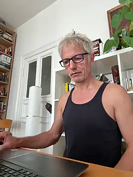 SexyLeon8 online show from 09/15/25, 09:21