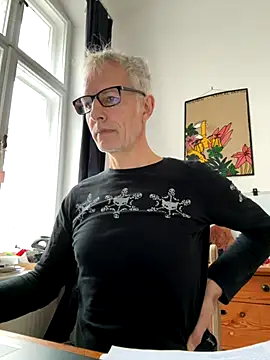 SexyLeon8 online show from 11/10/25, 10:31