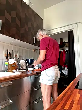 SexyLeon8 online show from 09/22/25, 12:11