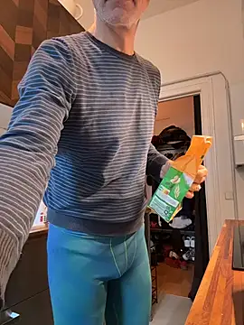 SexyLeon8 online show from 12/18/25, 08:19