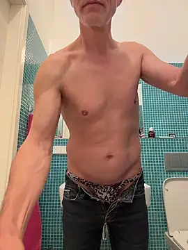 SexyLeon8 online show from 05/08/26, 08:12