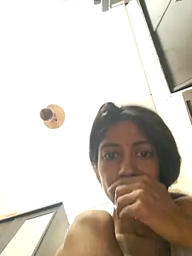 Snapshot of babe_jasmine chatting on 10/29/25, 04:11 babe jasmine online show from 10/29/25, 04:11