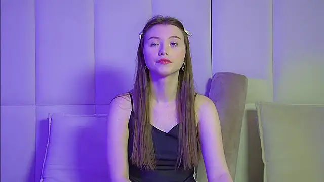 KeiraAsti online show from 10/19/25, 06:05