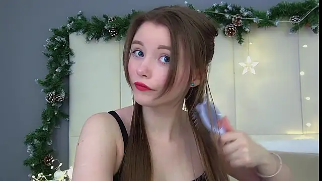 KeiraAsti online show from 12/14/25, 08:42