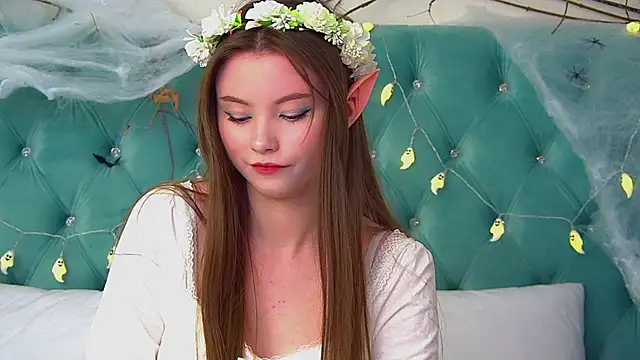 KeiraAsti online show from 10/26/25, 06:03