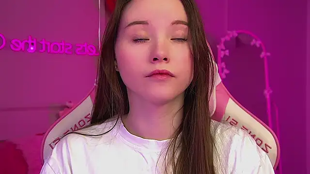 KeiraAsti online show from 02/10/26, 06:40