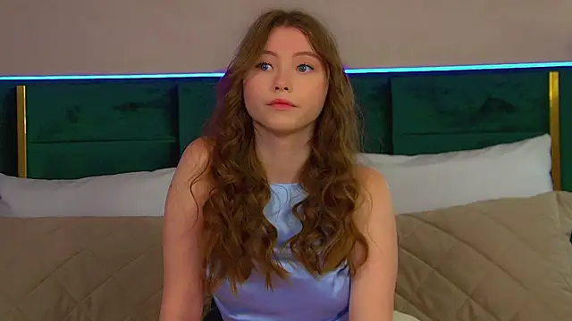 KeiraAsti online show from 09/28/25, 06:09