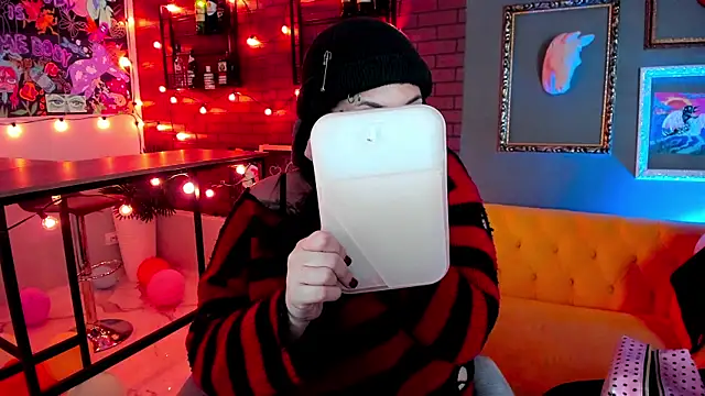 MaryHarrys online show from 09/29/25, 09:09