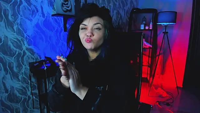 MaryHarrys online show from 11/03/25, 11:30