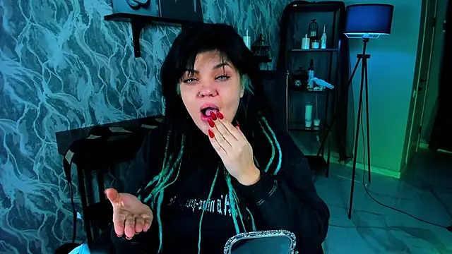 MaryHarrys online show from 11/23/25, 02:32