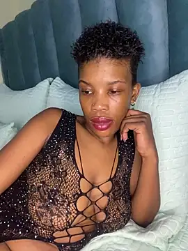 Caramel Mellow online show from 12/19/25, 09:33