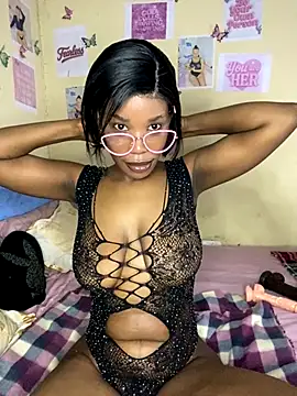 Snapshot of Caramel_Mellow chatting on 09/24/25, 08:04 Caramel Mellow online show from 09/24/25, 08:04