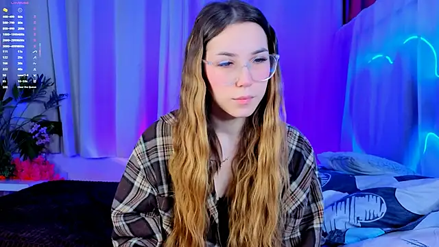 Snapshot of -CindyLou chatting on 12/05/25, 05:06 -CindyLou online show from 12/05/25, 05:06