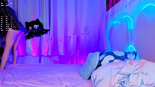 Snapshot of -CindyLou chatting on 10/24/25, 08:19 -CindyLou online show from 10/24/25, 08:19