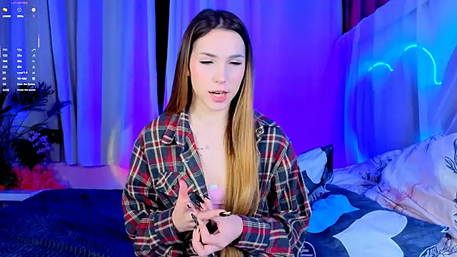 Snapshot of -CindyLou chatting on 11/20/25, 05:30 -CindyLou online show from 11/20/25, 05:30