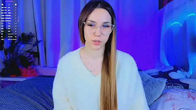 Snapshot of -CindyLou chatting on 11/23/25, 05:17 -CindyLou online show from 11/23/25, 05:17