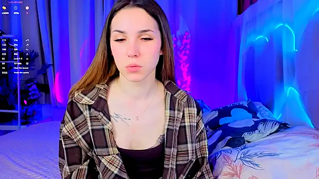 Snapshot of -CindyLou chatting on 10/19/25, 08:44 -CindyLou online show from 10/19/25, 08:44