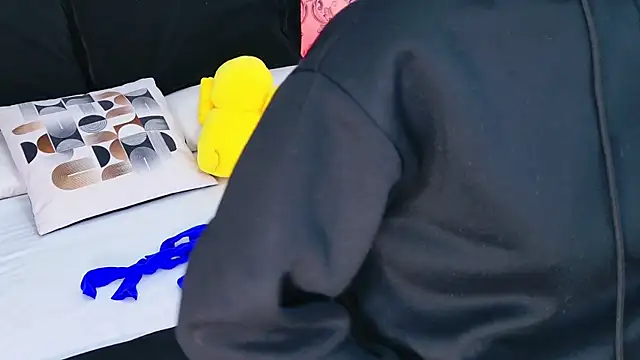 Becca Grims online show from 11/06/25, 03:21