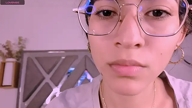 Akira Hime online show from 10/26/25, 06:03