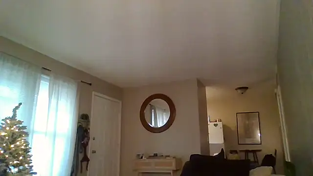 Snapshot of Miss_honey94 chatting on 12/14/25, 01:06 Miss honey94 online show from 12/14/25, 01:06