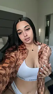 LilMisIndianx online show from 05/17/26, 02:06