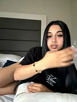 LilMisIndianx online show from 01/18/26, 01:47