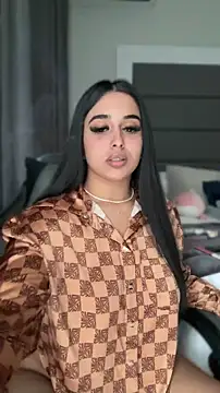 LilMisIndianx online show from 04/18/26, 07:44