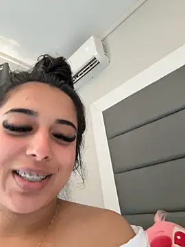 LilMisIndianx online show from 02/11/26, 10:37