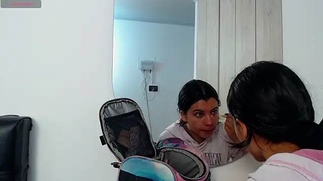 Snapshot of pinky_f00x chatting on 11/14/25, 07:17 pinky f00x online show from 11/14/25, 07:17