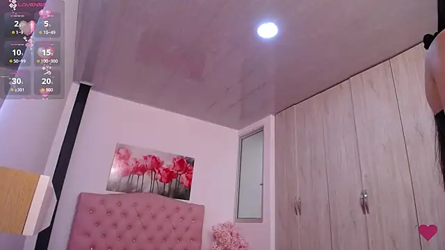 Snapshot of pinky_f00x chatting on 11/28/25, 07:36 pinky f00x online show from 11/28/25, 07:36