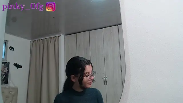 pinky f00x online show from 10/16/25, 10:07