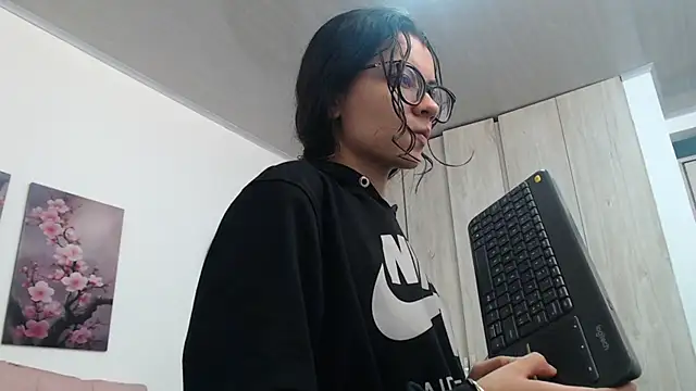 pinky f00x online show from 02/04/26, 08:26