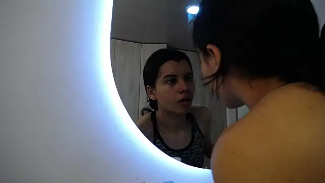 Snapshot of pinky_f00x chatting on 11/24/25, 07:47 pinky f00x online show from 11/24/25, 07:47