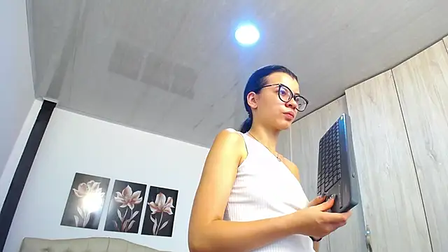 pinky f00x online show from 03/03/26, 07:21