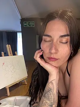 Angelina Dior online show from 03/26/26, 07:45