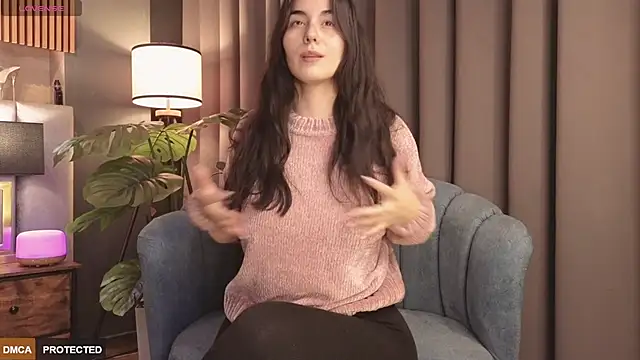 Angelina Dior online show from 11/29/25, 06:41