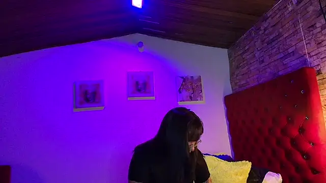 Victoria Thompson1 online show from 11/13/25, 08:35