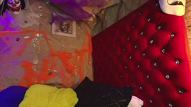 Victoria Thompson1 online show from 11/05/25, 08:23