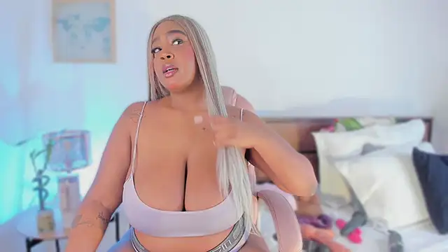 Snapshot of Niicol_Jenner chatting on 09/19/25, 03:21 Niicol Jenner online show from 09/19/25, 03:21