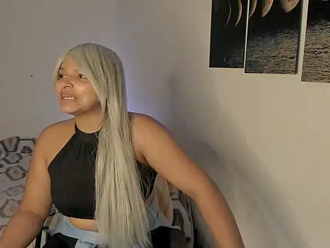 chloe kisses online show from 04/08/26, 11:33