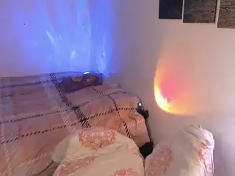 chloe kisses online show from 04/16/26, 11:33