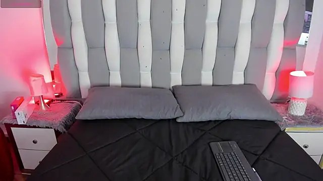 Adaara Rey online show from 10/06/25, 08:09