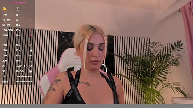 daisyblushh online show from 10/27/25, 07:37