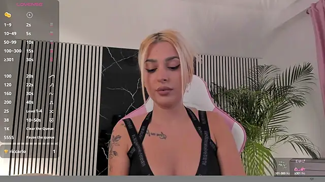 daisyblushh online show from 10/28/25, 07:35