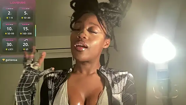 maskedgirl5005 online show from 10/13/25, 04:47