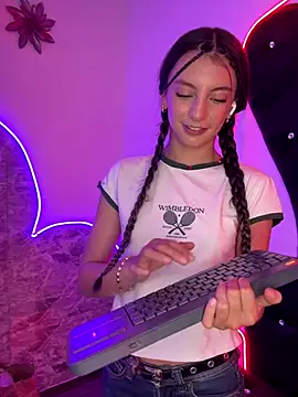 MaryAnneeXOO online show from 11/22/25, 08:29