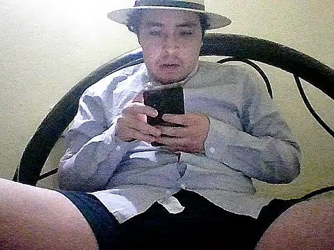 Snapshot of jorgexsuil2hh chatting on 12/23/25, 08:24 jorgexsuil2hh online show from 12/23/25, 08:24